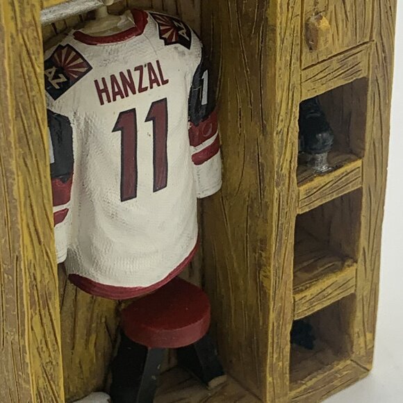 Arizona Coyotes Martin Hanzal #11 Locker Room Display Veequiva Hotel & Casino - Picture 13 of 15